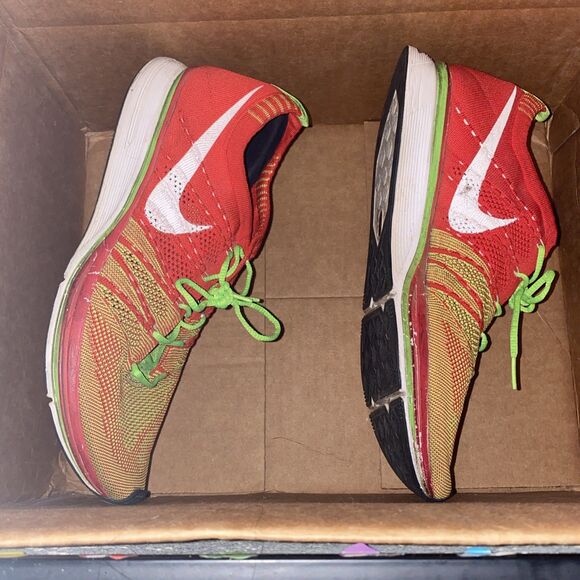 VTG 2012 Nike Flyknit Trainer University Red Electric Green Men’s Sz 11.5 main image 9
